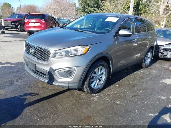 5XYPG4A32GG124835 2016 KIA SORENTO - Image 2