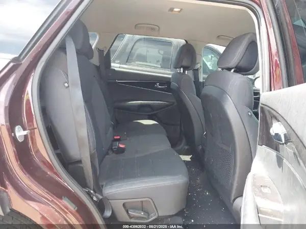 5XYPG4A32GG125578 2016 KIA SORENTO - Image 8