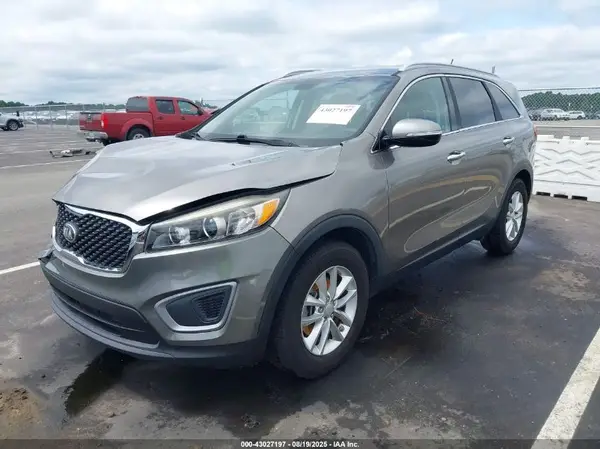 5XYPG4A32GG127234 2016 KIA SORENTO - Image 2