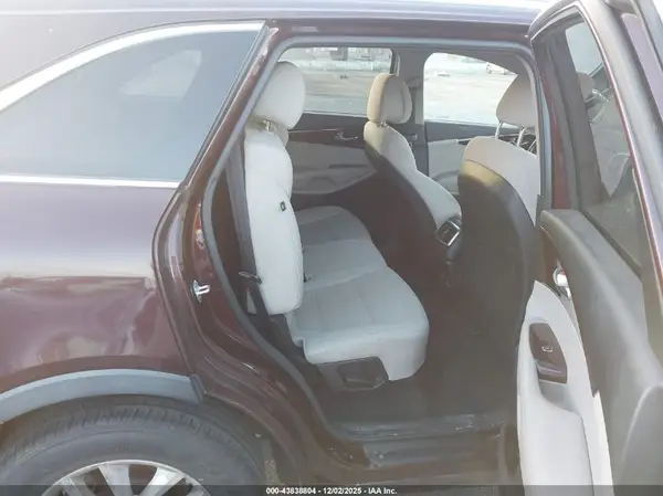 5XYPG4A32GG132935 2016 KIA SORENTO - Image 8