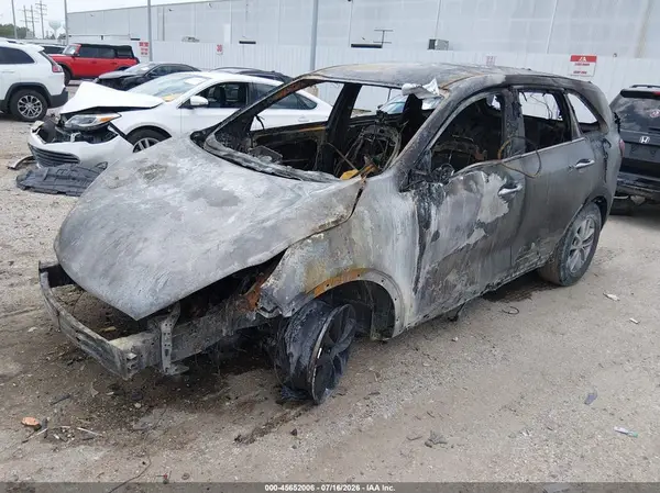5XYPG4A32GG139092 2016 KIA SORENTO - Image 2