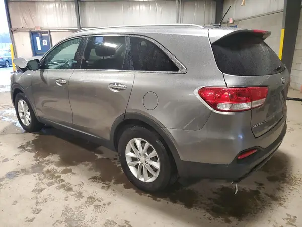 5XYPG4A32GG145247 2016 KIA SORENTO - Image 2