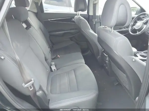 5XYPG4A32GG153266 2016 KIA SORENTO - Image 8
