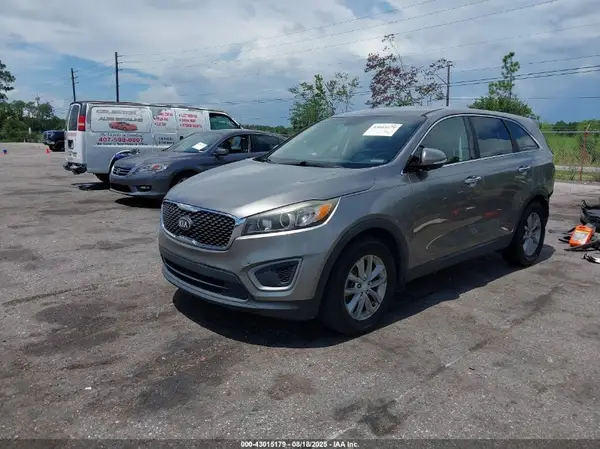 5XYPG4A32GG164428 2016 KIA SORENTO - Image 2