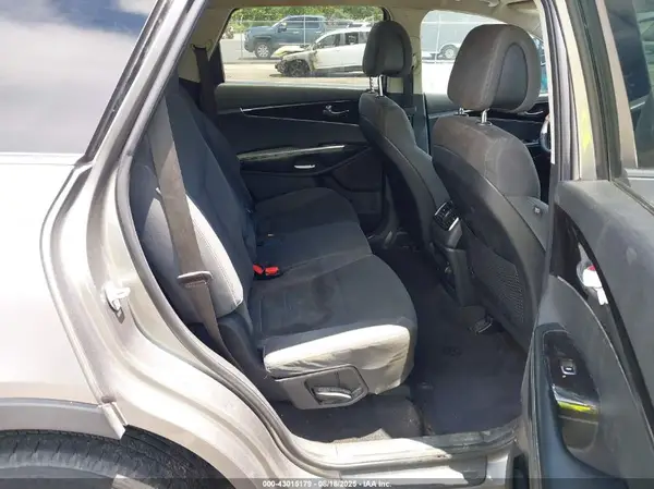 5XYPG4A32GG164428 2016 KIA SORENTO - Image 8