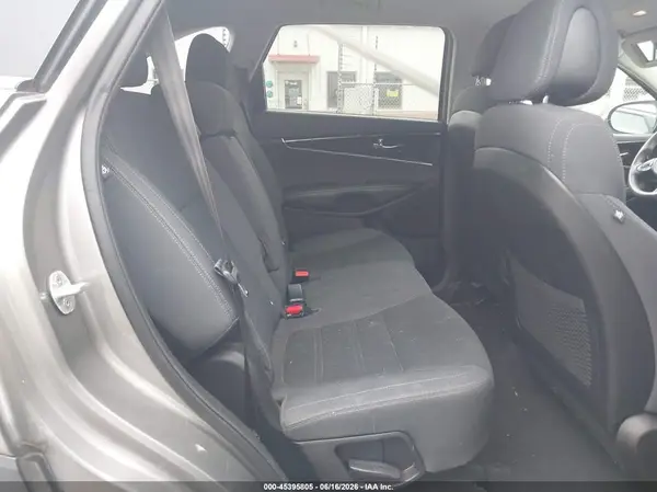 5XYPG4A32GG171010 2016 KIA SORENTO - Image 8