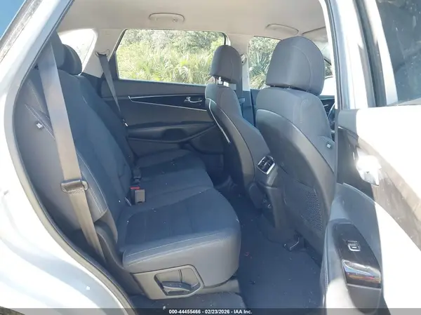 5XYPG4A32HG188620 2017 KIA SORENTO - Image 8