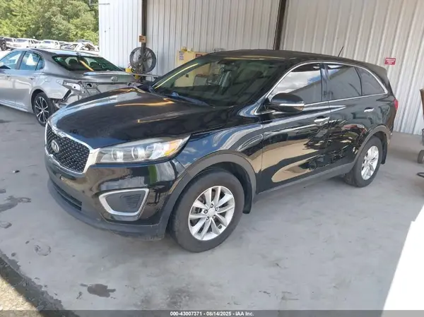 5XYPG4A32HG190562 2017 KIA SORENTO - Image 2