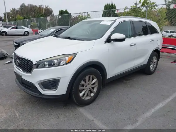 5XYPG4A32HG195003 2017 KIA SORENTO - Image 2