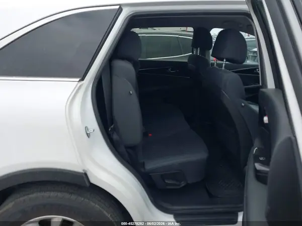 5XYPG4A32HG195003 2017 KIA SORENTO - Image 8