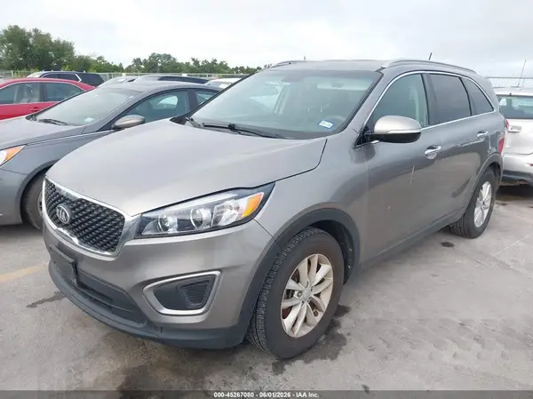 5XYPG4A32HG200698 2017 KIA SORENTO - Image 2