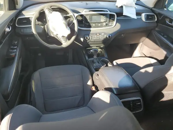 5XYPG4A32HG201477 2017 KIA SORENTO - Image 8