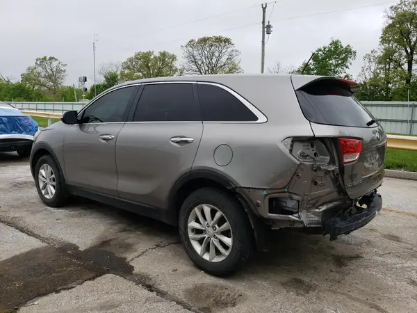 5XYPG4A32HG205254 2017 KIA SORENTO - Image 2