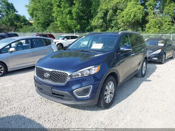 5XYPG4A32HG205657 2017 KIA SORENTO - Image 2
