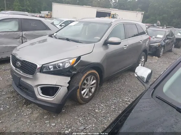 5XYPG4A32HG207229 2017 KIA SORENTO - Image 2