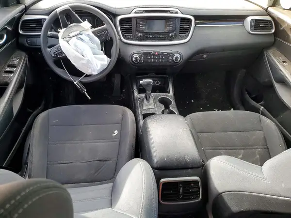 5XYPG4A32HG217257 2017 KIA SORENTO - Image 8