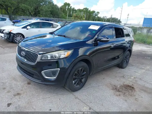 5XYPG4A32HG221261 2017 KIA SORENTO - Image 2