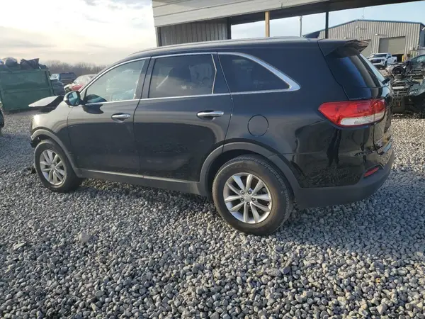 5XYPG4A32HG240845 2017 KIA SORENTO - Image 2