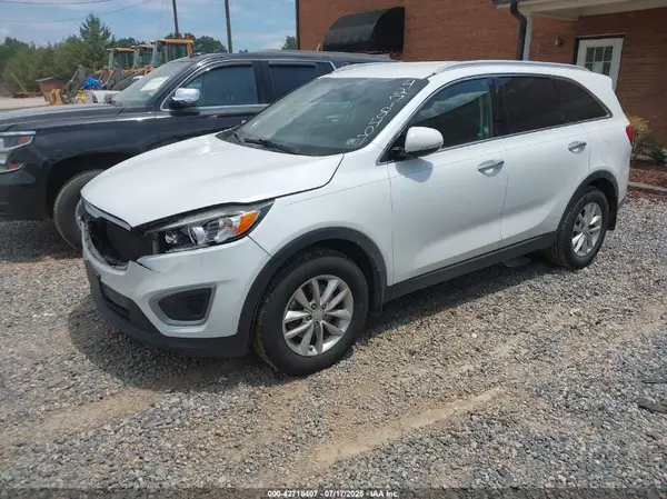 5XYPG4A32HG242546 2017 KIA SORENTO - Image 2
