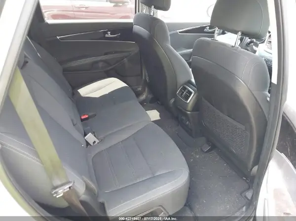 5XYPG4A32HG242546 2017 KIA SORENTO - Image 8