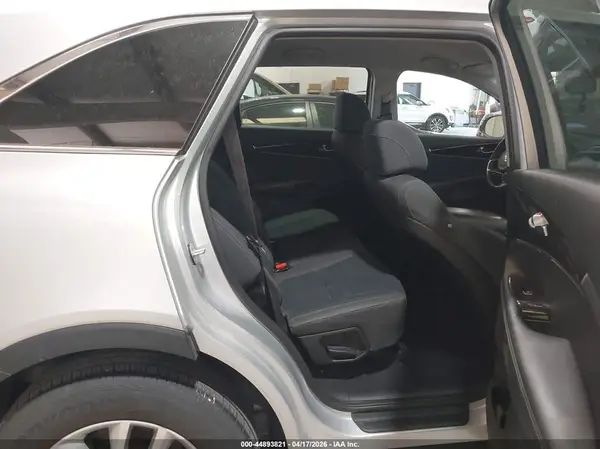 5XYPG4A32HG249108 2017 KIA SORENTO - Image 8
