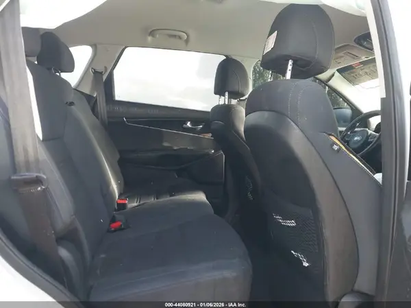 5XYPG4A32HG254535 2017 KIA SORENTO - Image 8