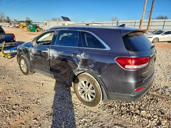 5XYPG4A32HG257435 2017 KIA SORENTO - Image 2