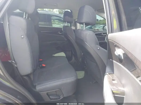 5XYPG4A32HG259573 2017 KIA SORENTO - Image 8
