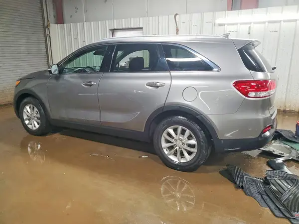 5XYPG4A32HG261310 2017 KIA SORENTO - Image 2