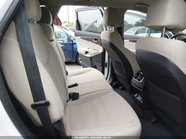 5XYPG4A32HG265311 2017 KIA SORENTO - Image 8