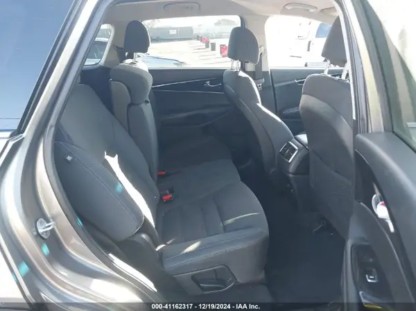 5XYPG4A32HG266765 2017 KIA SORENTO - Image 8
