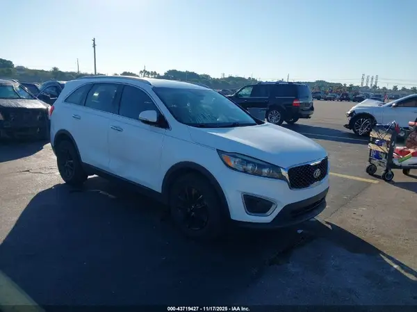 5XYPG4A32HG266927 2017 KIA SORENTO - Image 1