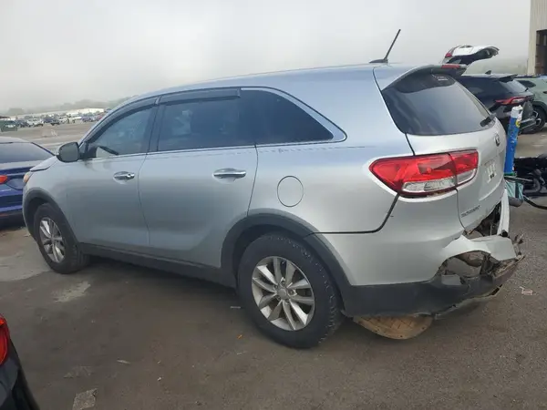 5XYPG4A32HG268578 2017 KIA SORENTO - Image 2