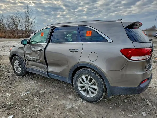 5XYPG4A32HG275272 2017 KIA SORENTO - Image 2