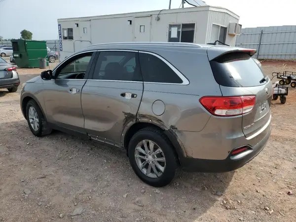 5XYPG4A32HG276566 2017 KIA SORENTO - Image 2