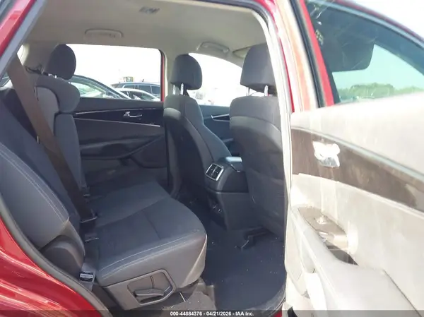 5XYPG4A32HG277443 2017 KIA SORENTO - Image 8