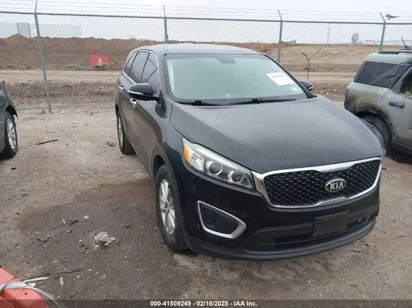 5XYPG4A32HG281928 2017 KIA SORENTO - Image 1
