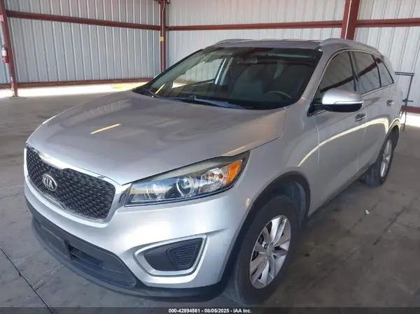 5XYPG4A32HG282965 2017 KIA SORENTO - Image 2
