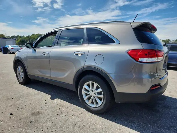 5XYPG4A32HG285509 2017 KIA SORENTO - Image 2