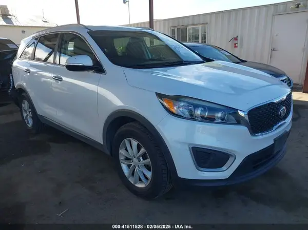 5XYPG4A32HG287843 2017 KIA SORENTO - Image 1