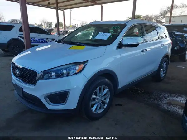 5XYPG4A32HG287843 2017 KIA SORENTO - Image 2