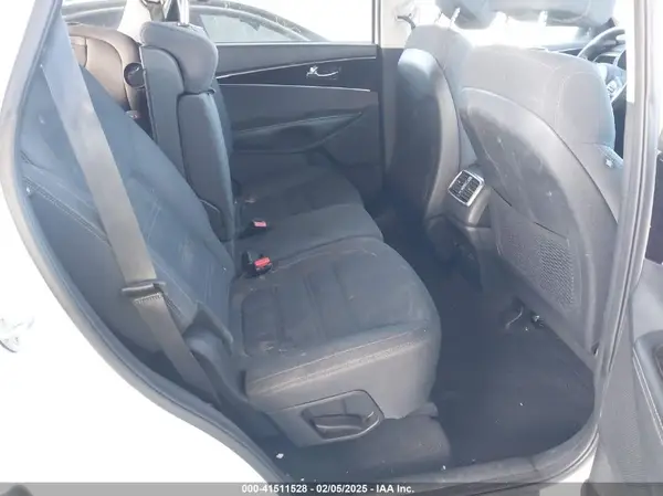 5XYPG4A32HG287843 2017 KIA SORENTO - Image 8