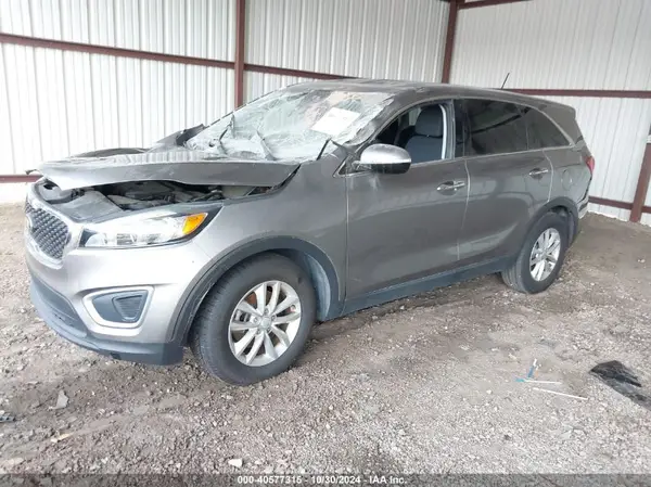 5XYPG4A32HG288216 2017 KIA SORENTO - Image 2