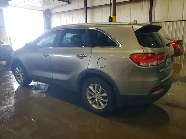 5XYPG4A32HG289852 2017 KIA SORENTO - Image 2