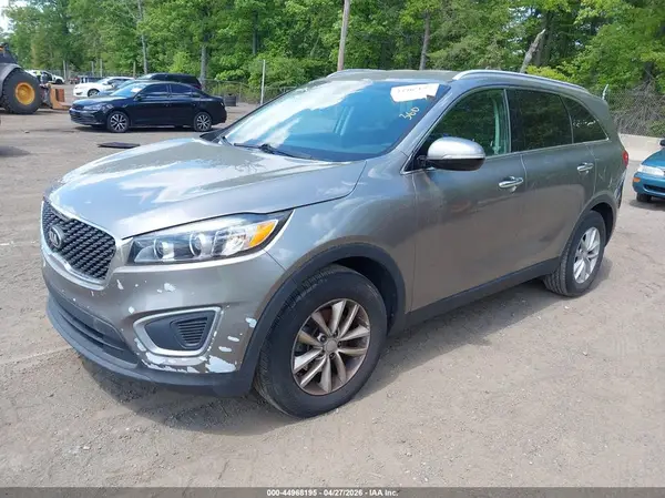 5XYPG4A32HG298163 2017 KIA SORENTO - Image 2