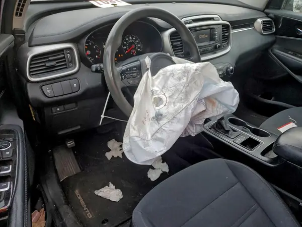 5XYPG4A32HG299295 2017 KIA SORENTO - Image 8