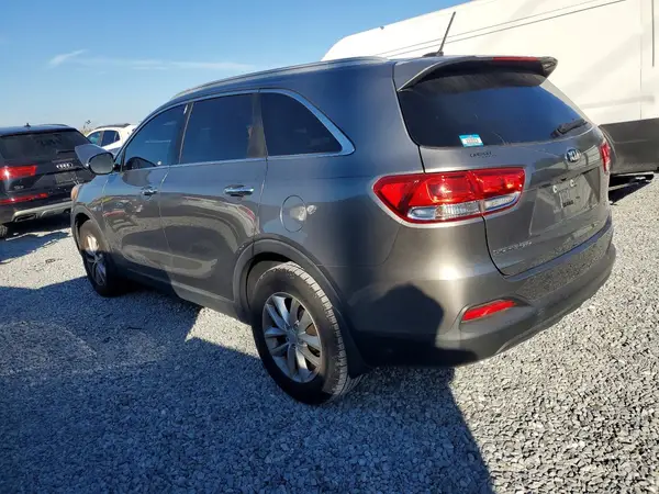 5XYPG4A32HG317567 2017 KIA SORENTO - Image 2