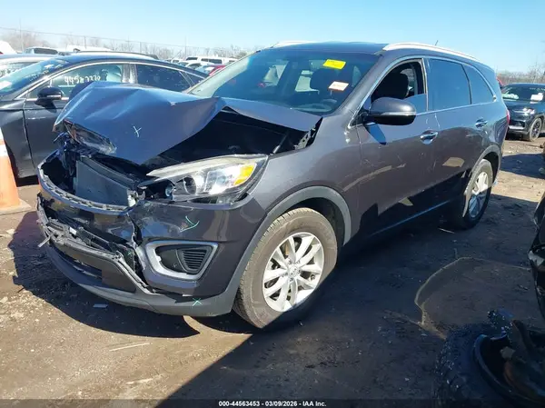 5XYPG4A32HG318461 2017 KIA SORENTO - Image 2