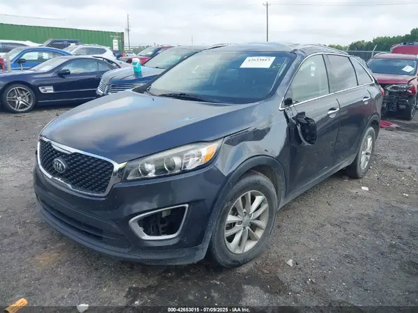 5XYPG4A32HG321635 2017 KIA SORENTO - Image 2