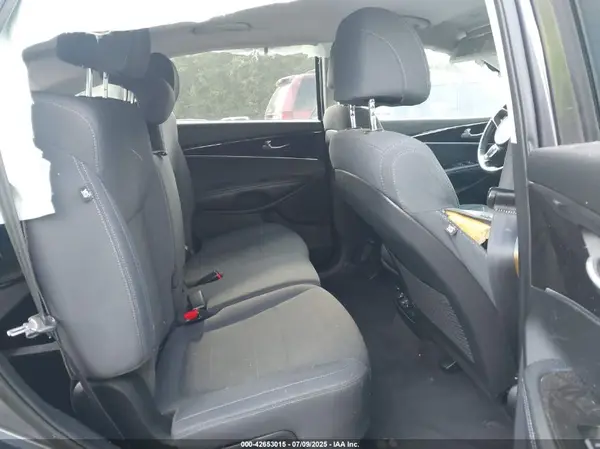 5XYPG4A32HG321635 2017 KIA SORENTO - Image 8